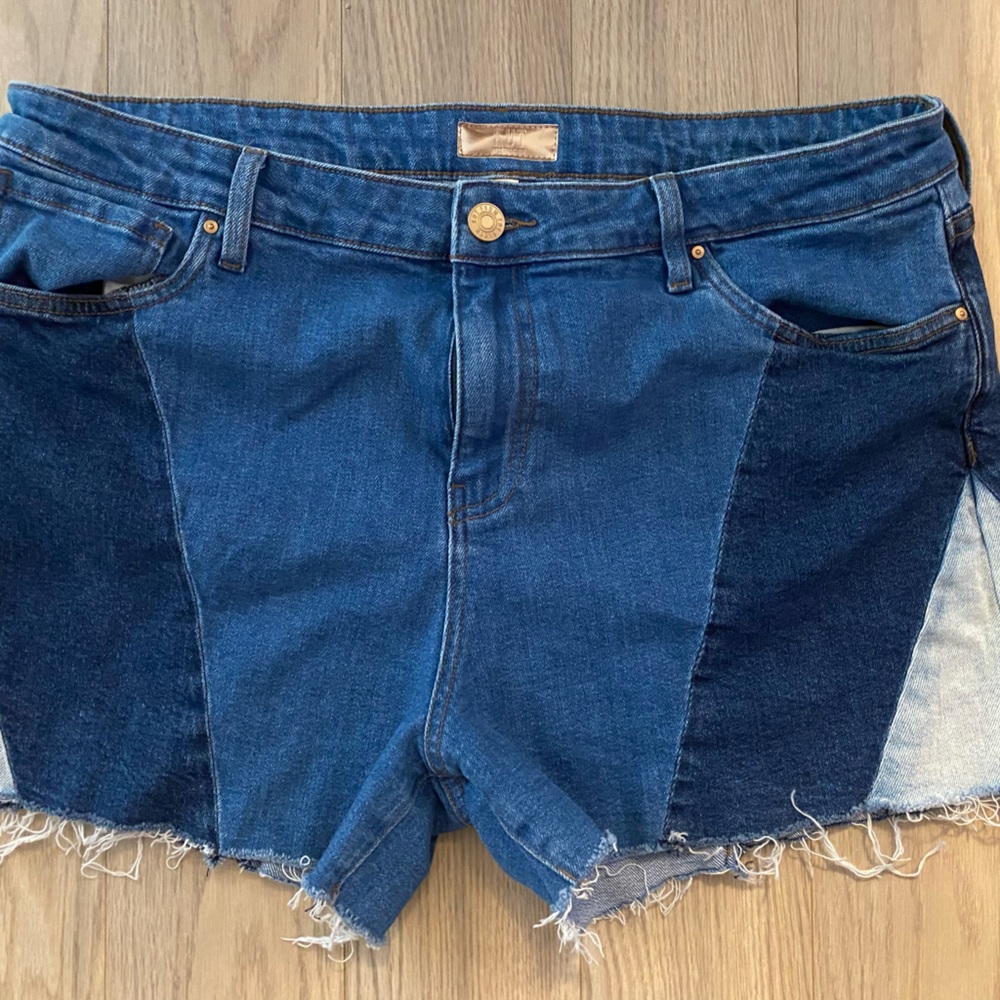Kut from the Kloth shorts 16 like new, runs large 18